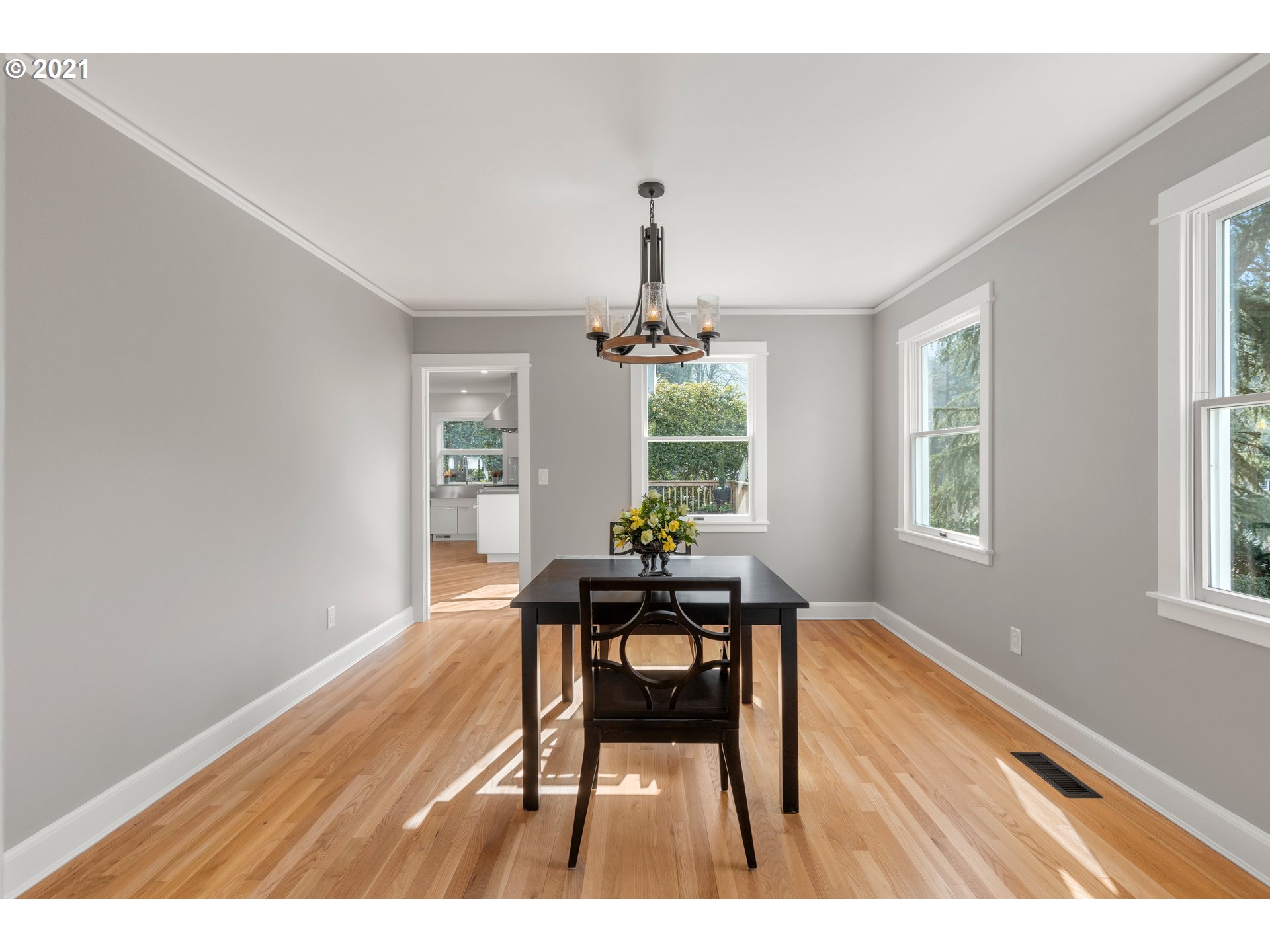 2820 Southwest Fern Street Portland, OR 97201 - Photo 8 of 32 Gallery Image 8