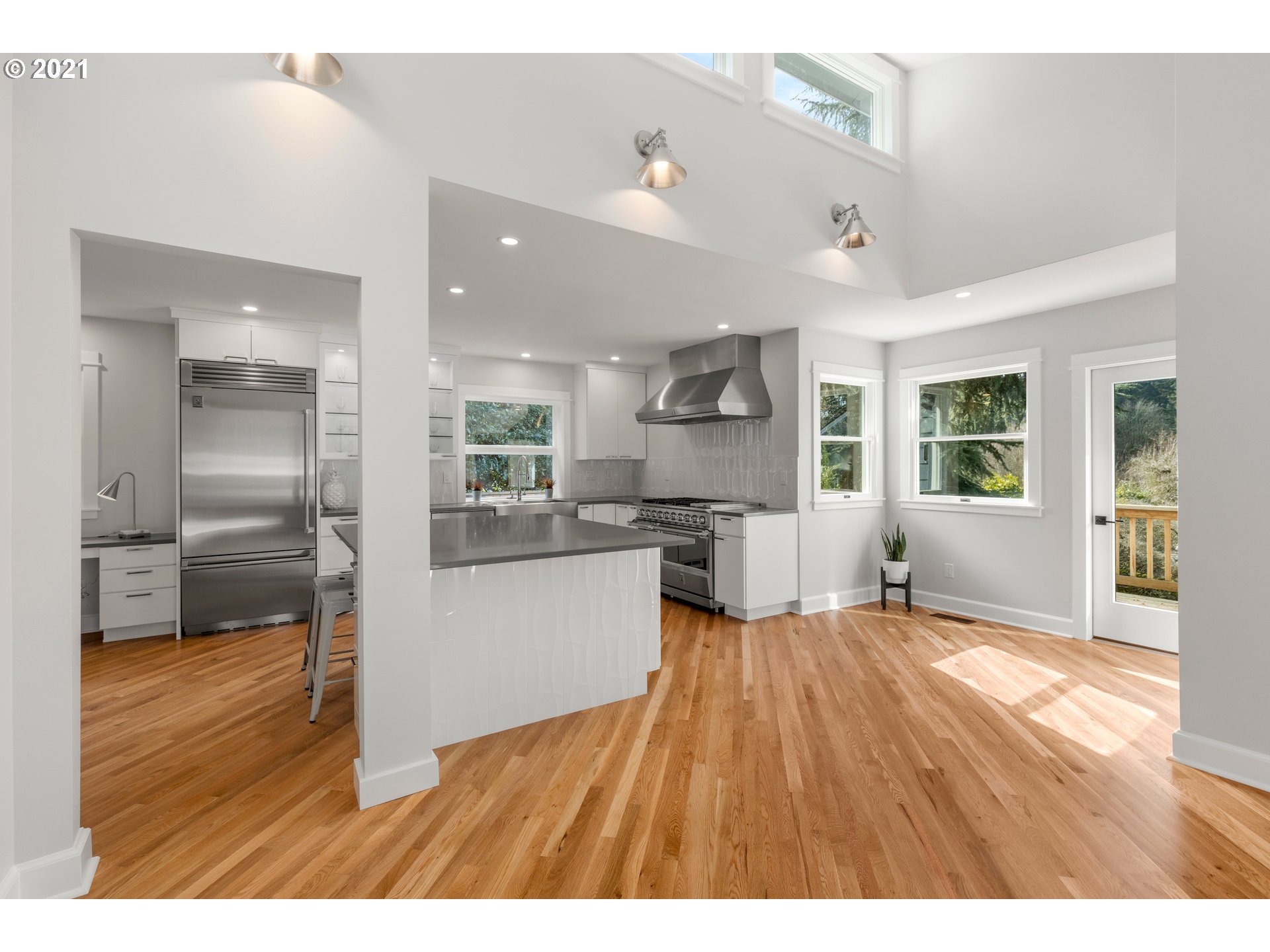 2820 Southwest Fern Street Portland, OR 97201 - Photo 9 of 32 Gallery Image 9