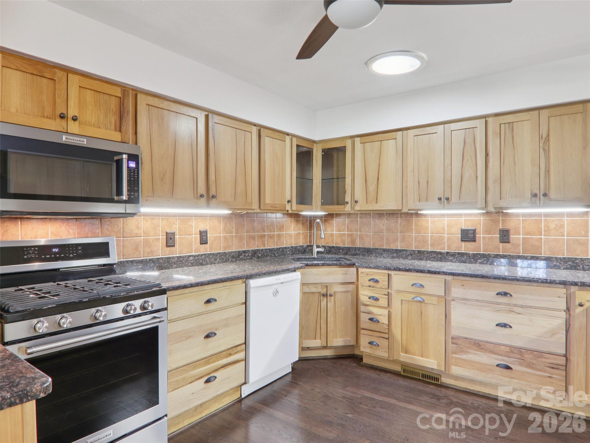927 Ladson Road Mills River, NC 28759 - Photo 5 of 47
