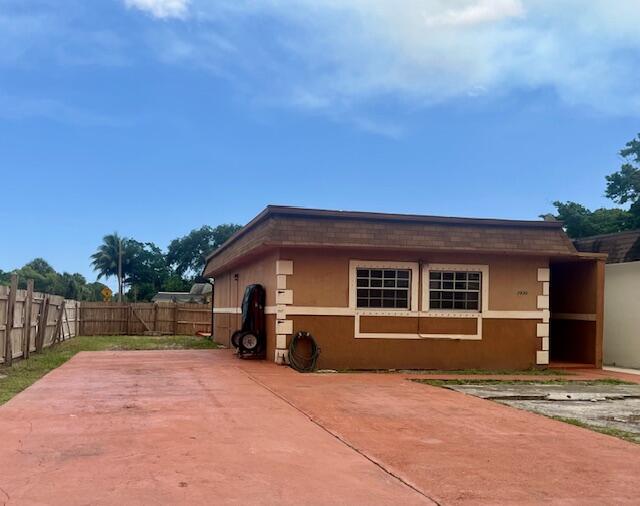 3930 Northwest 207 St Road Miami Gardens, FL 33055 - Photo 2 of 17 IMG_4963