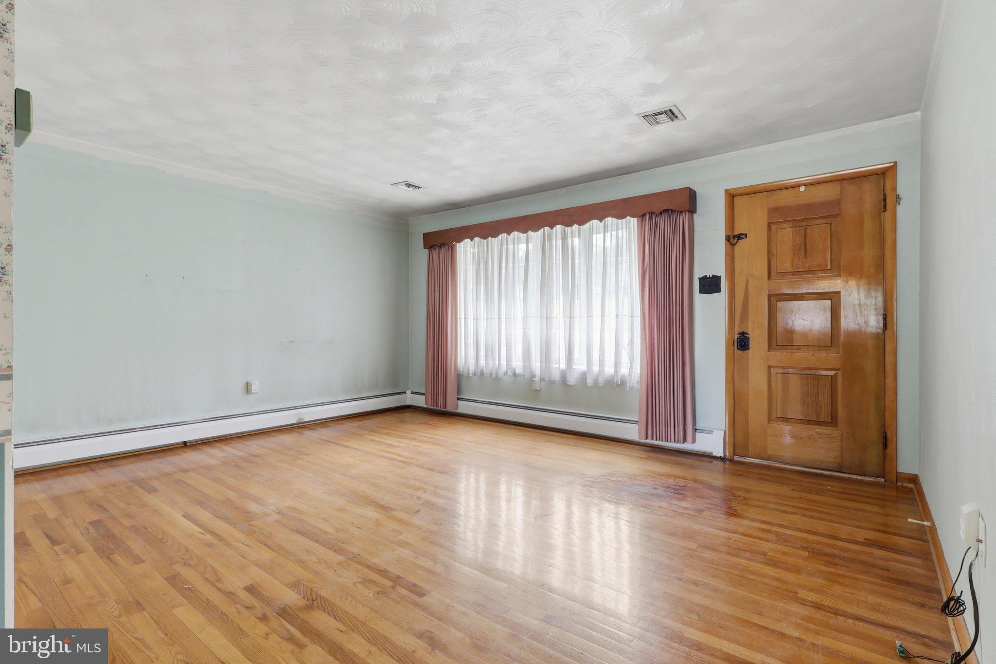 5893 Ambau Road Spring Grove, PA 17362 - Photo 2 of 42 IMG_3210