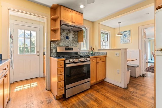 $1,210,000 | 10 Lindbergh Avenue, Newton, MA 02465