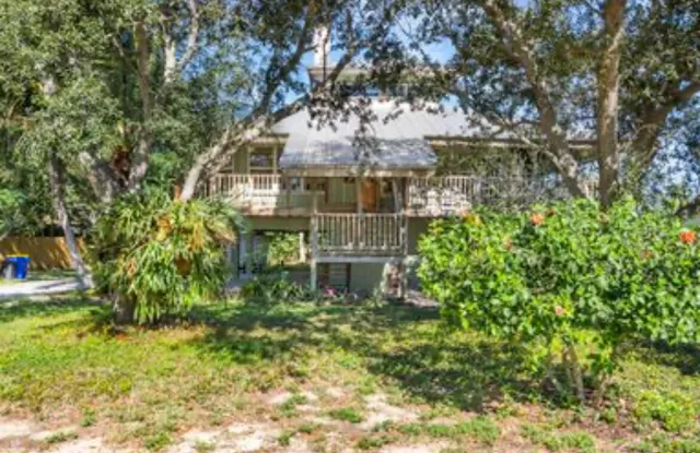 $558,000 | 5065 Southeast Orange Street, Stuart, FL 34997