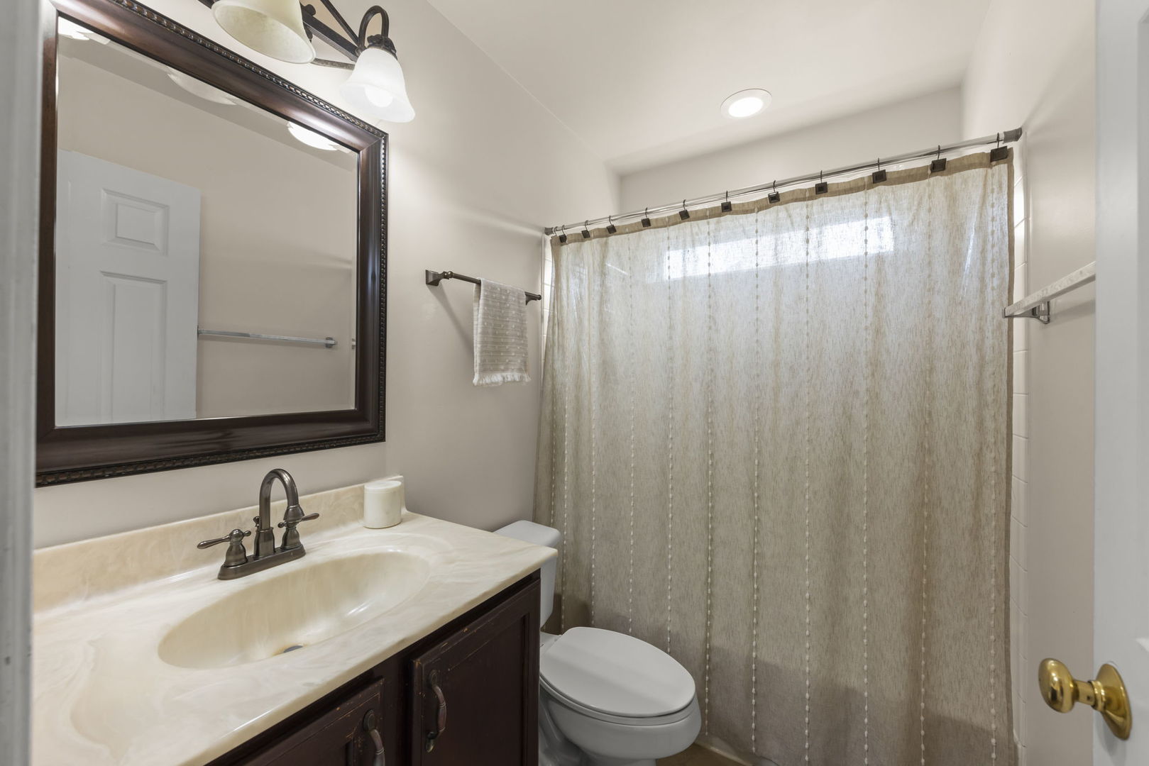 450 Raintree Drive Oswego, IL 60543 - Photo 18 of 26