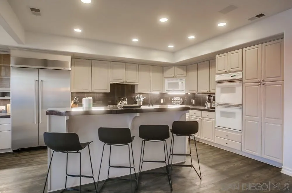 510 Neptune Avenue Encinitas, CA 92024 - Photo 13 of 44