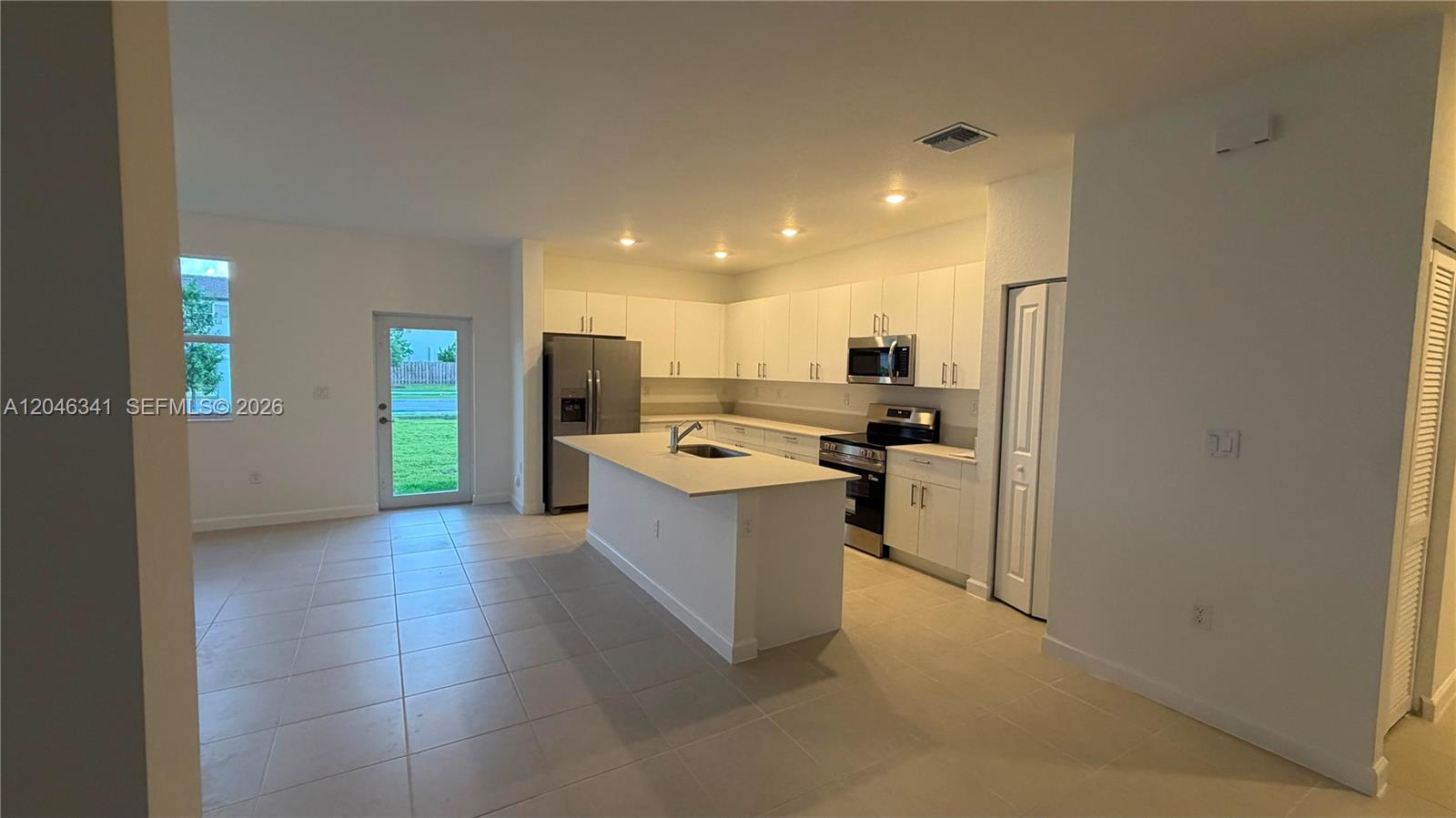 2475 Southeast 29th Street Homestead, FL 33035 - Photo 9 of 48