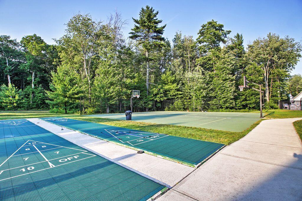 454 Post Road, Unit 250 Wells, ME 04090 - Photo 33 of 35 Shuffleboard