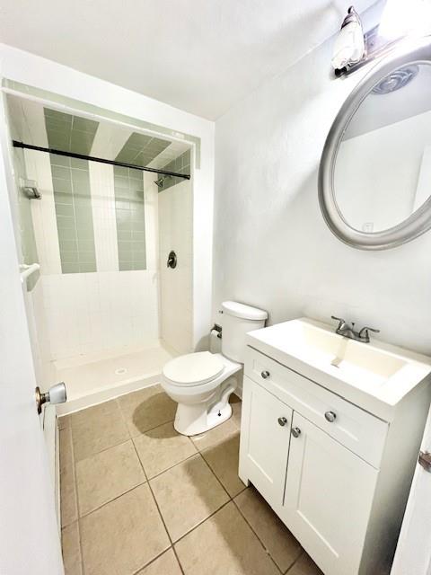 618 Union Street California, PA 15419 - Photo 7 of 10 a bathroom with a granite countertop sink mirror vanity and toilet