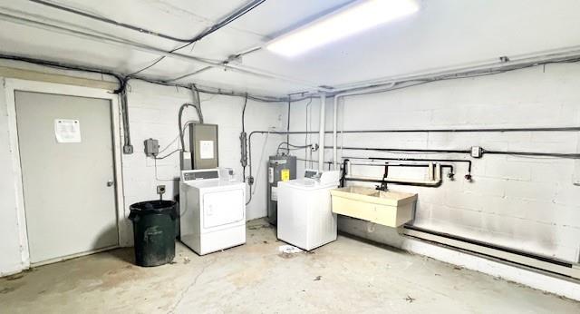 618 Union Street California, PA 15419 - Photo 10 of 10 a utility room with dryer and washer
