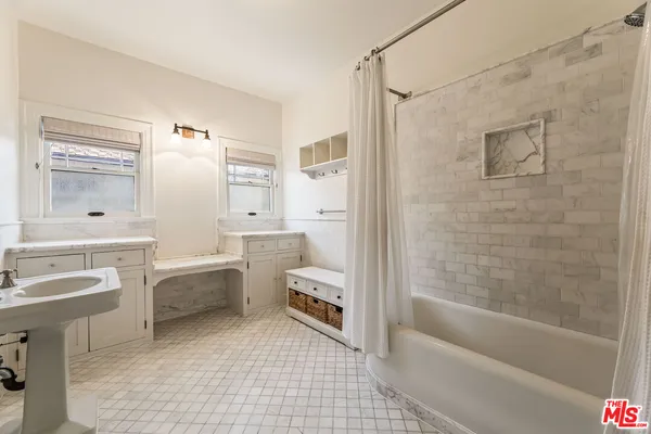 $19,500 | 602 11th Street, Santa Monica, CA 90402