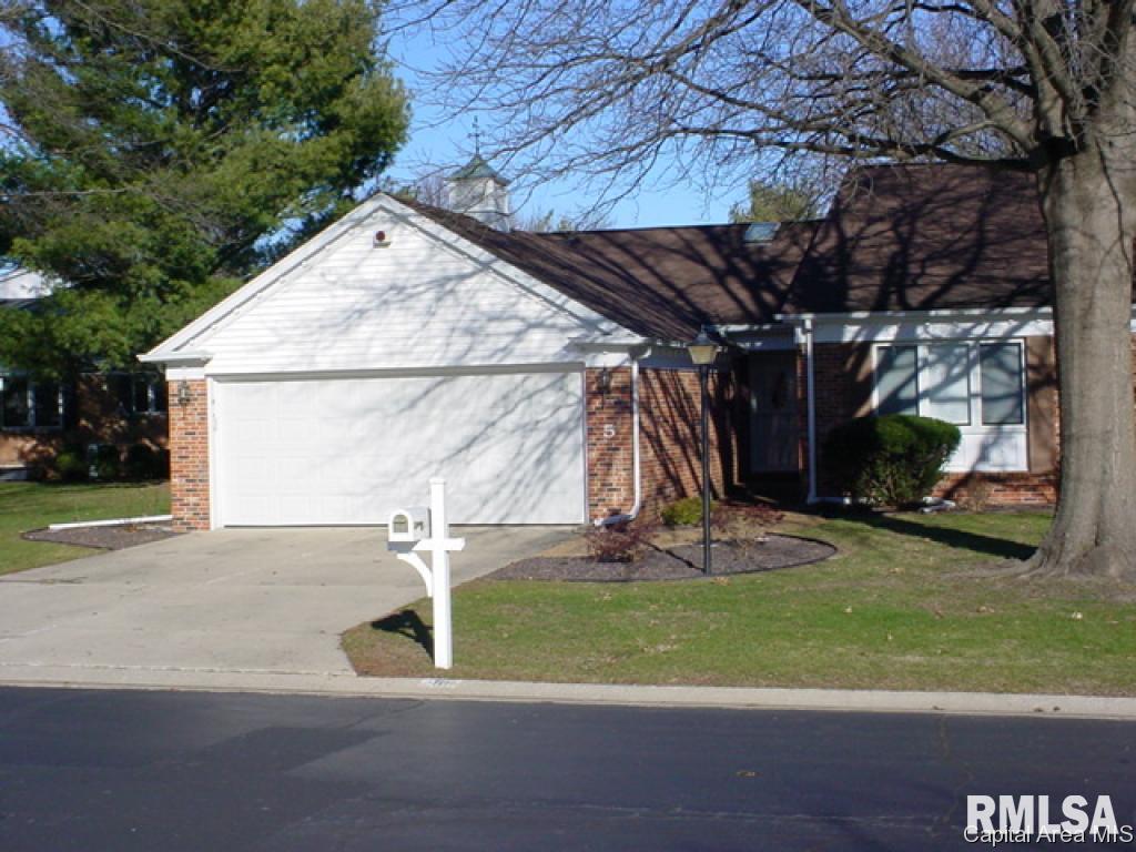 5 Turnberry Place Springfield, IL 62704 - Photo 1 of 21