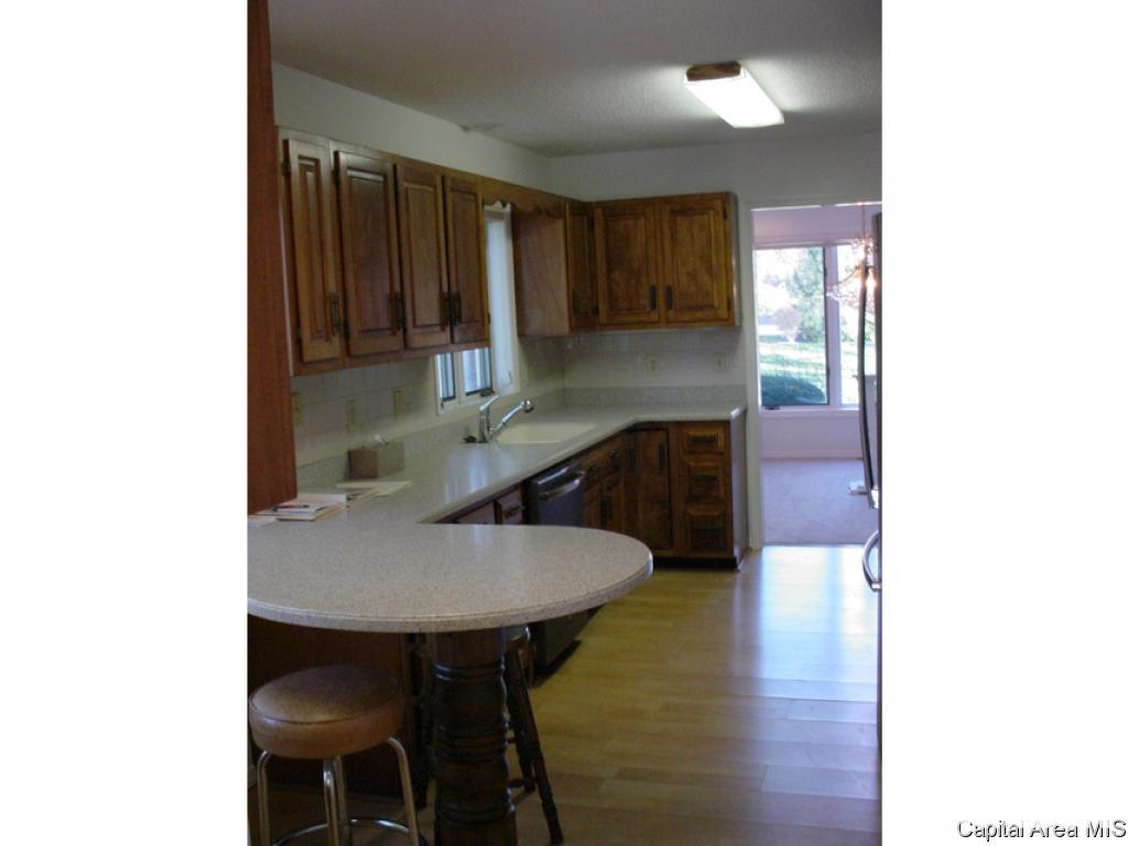 5 Turnberry Place Springfield, IL 62704 - Photo 3 of 21