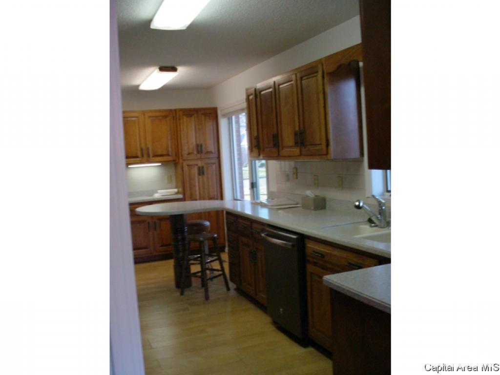 5 Turnberry Place Springfield, IL 62704 - Photo 4 of 21