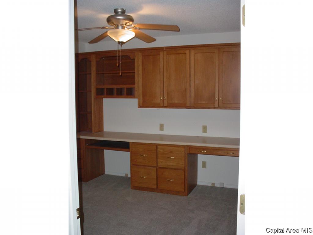 5 Turnberry Place Springfield, IL 62704 - Photo 8 of 21