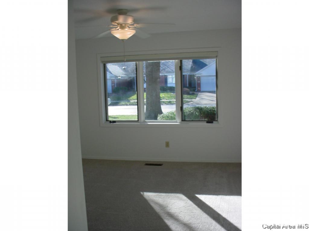 5 Turnberry Place Springfield, IL 62704 - Photo 9 of 21