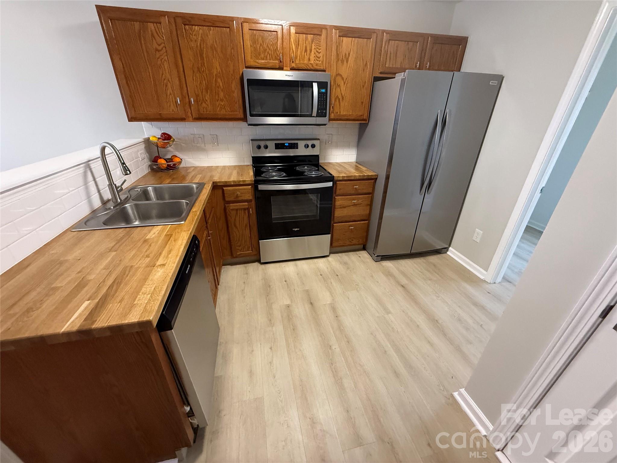 7021 Sunman Road Charlotte, NC 28216 - Photo 5 of 23