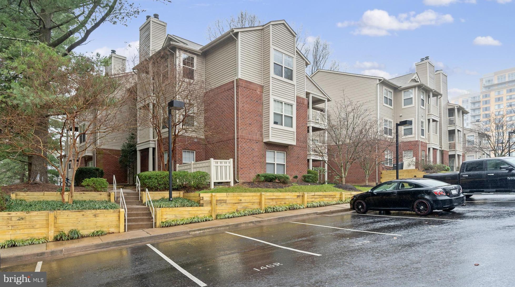 1781 Jonathan Way, Unit C Reston, VA 20190 - Photo 2 of 40 Gallery Image 2