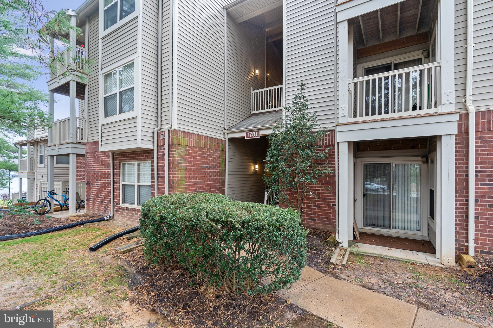 1781 Jonathan Way, Unit C Reston, VA 20190 - Photo 3 of 40 Gallery Image 3