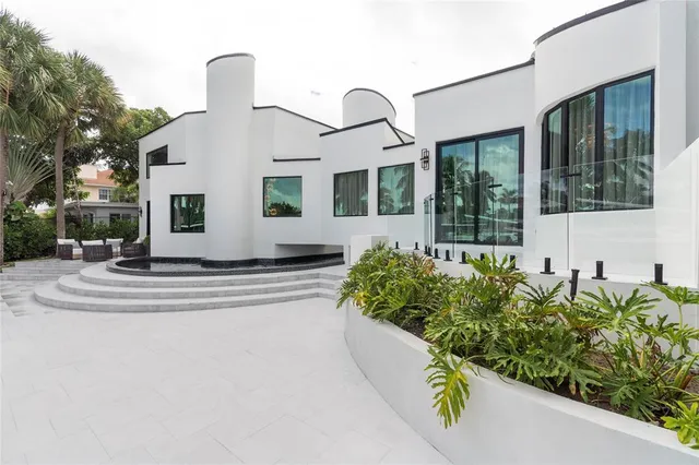 a view of an entryway with sitting area