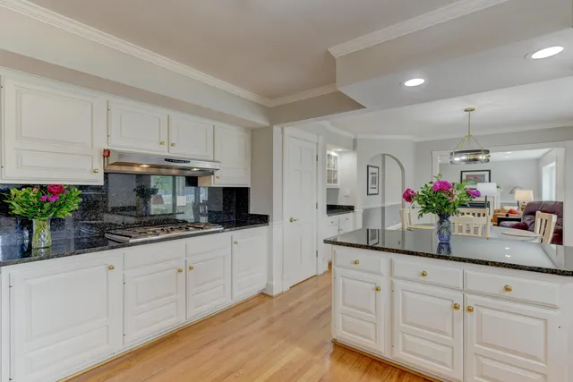 $975,000 | 9814 Rose Lane, Munster, IN 46321