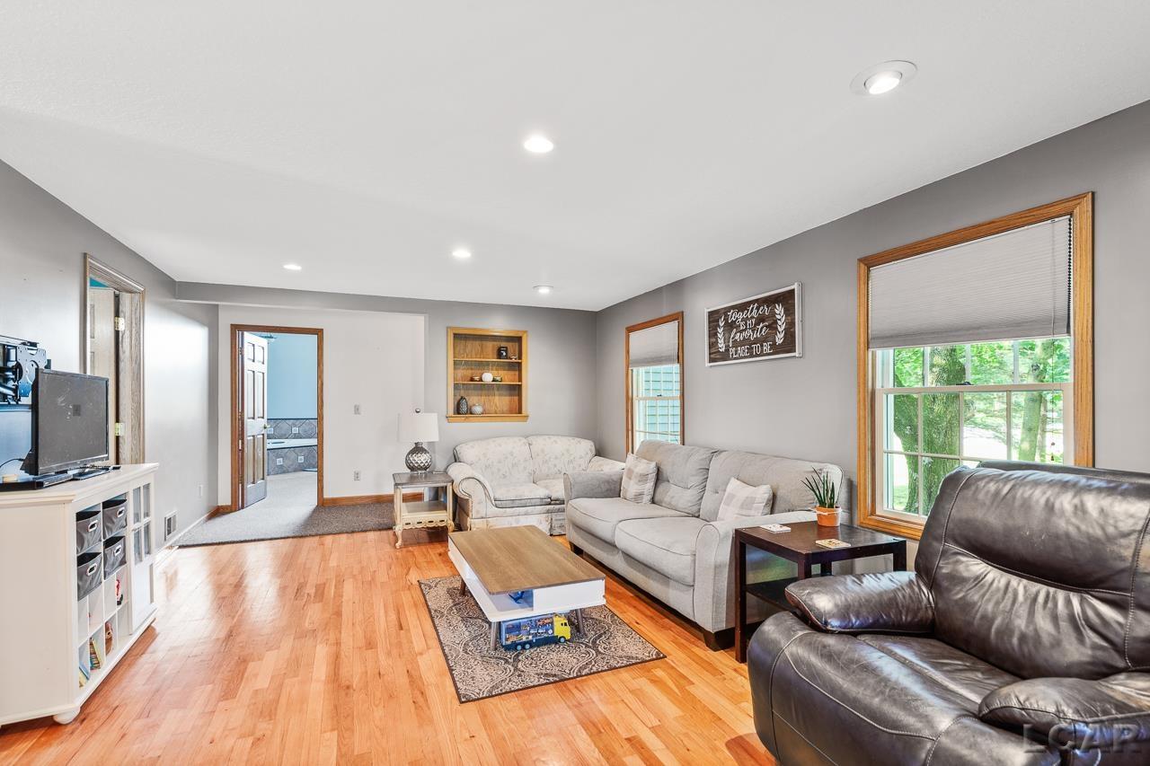 13986 Beecher Road Hudson, MI 49247 - Photo 10 of 66 Gallery Image 10