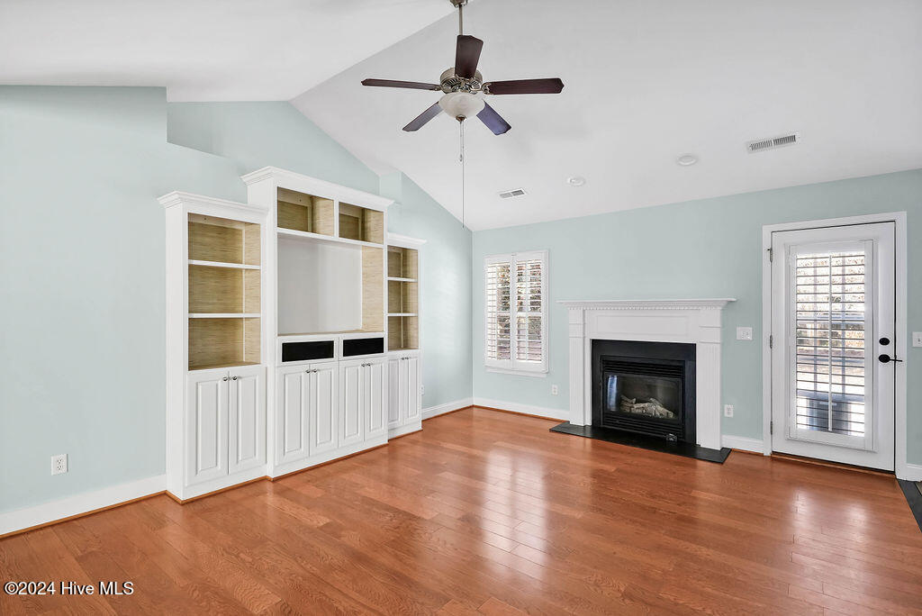 159 Emerald Ridge Drive Hampstead, NC 28443 - Photo 7 of 39 159EmeraldRidgeDrive-6