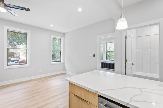 $2,500 | 7501 North Eastlake Terrace, Unit 2, Chicago, IL 60626