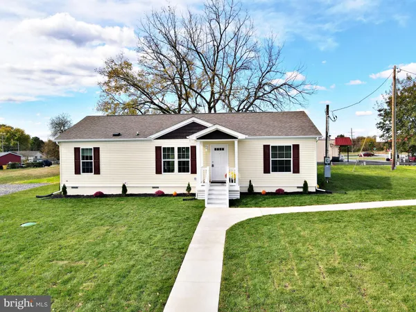 $359,900 | 35 Foxchase Court, Kearneysville, WV 25430