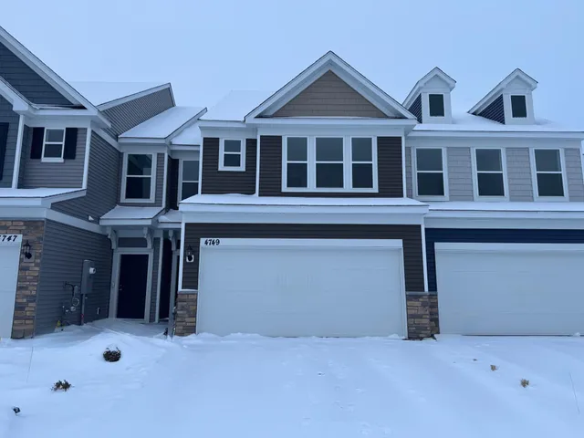 $379,990 | 4749 Airlake Drive, Woodbury, MN 55129