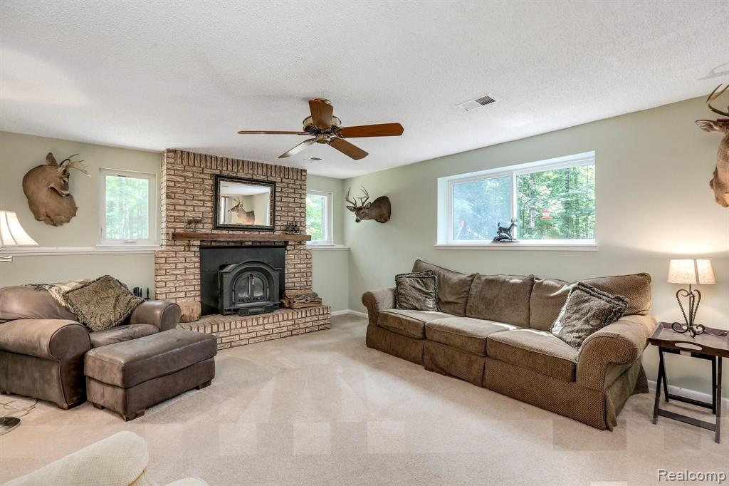 5118 Golf Club Road Howell, MI 48843 - Photo 19 of 40