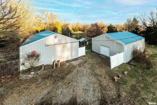 $170,000 | 308 South Spillertown Road, Marion, IL 62959