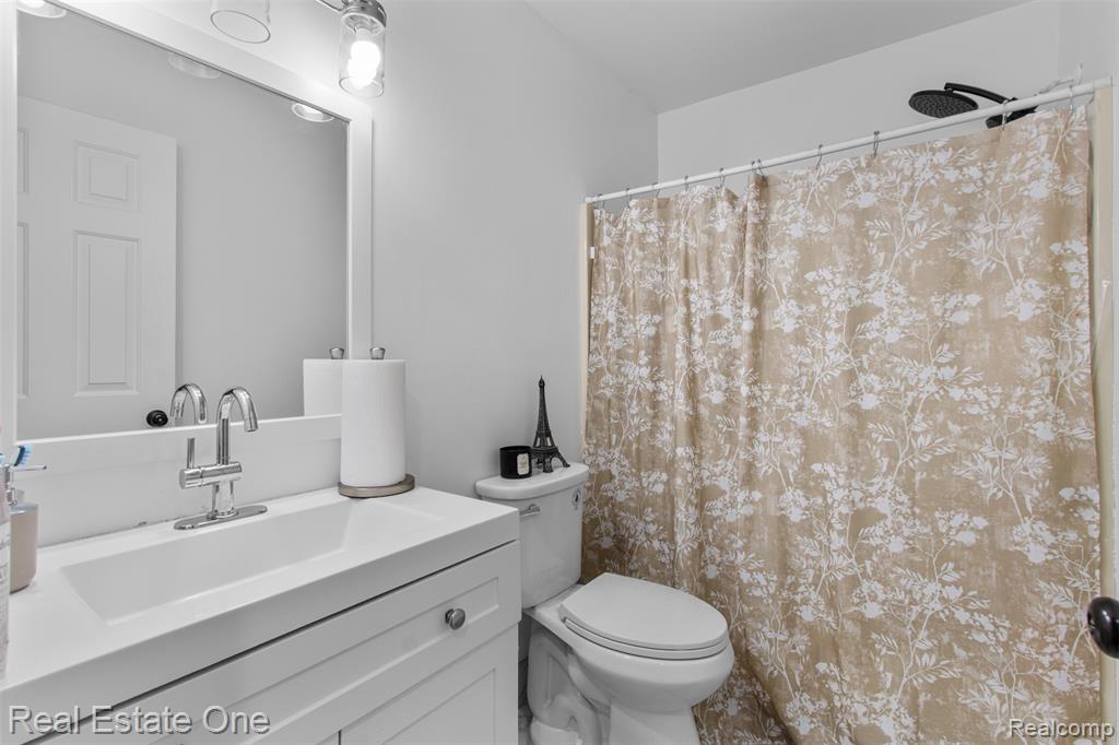 2930 Wisconsin Road Troy, MI 48083 - Photo 20 of 27