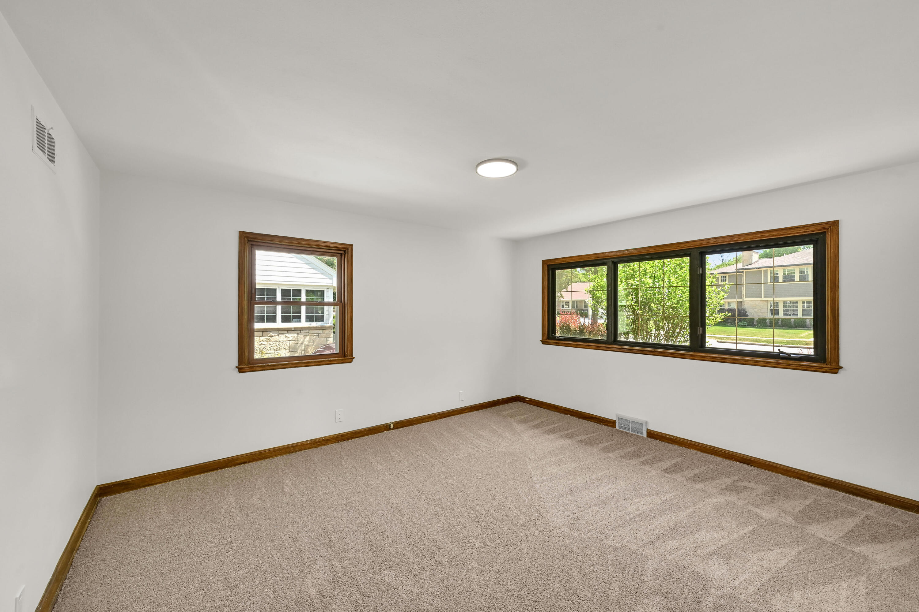 6319 North Bay Ridge Avenue Whitefish Bay, WI 53217 - Photo 16 of 34 DZ6329-14
