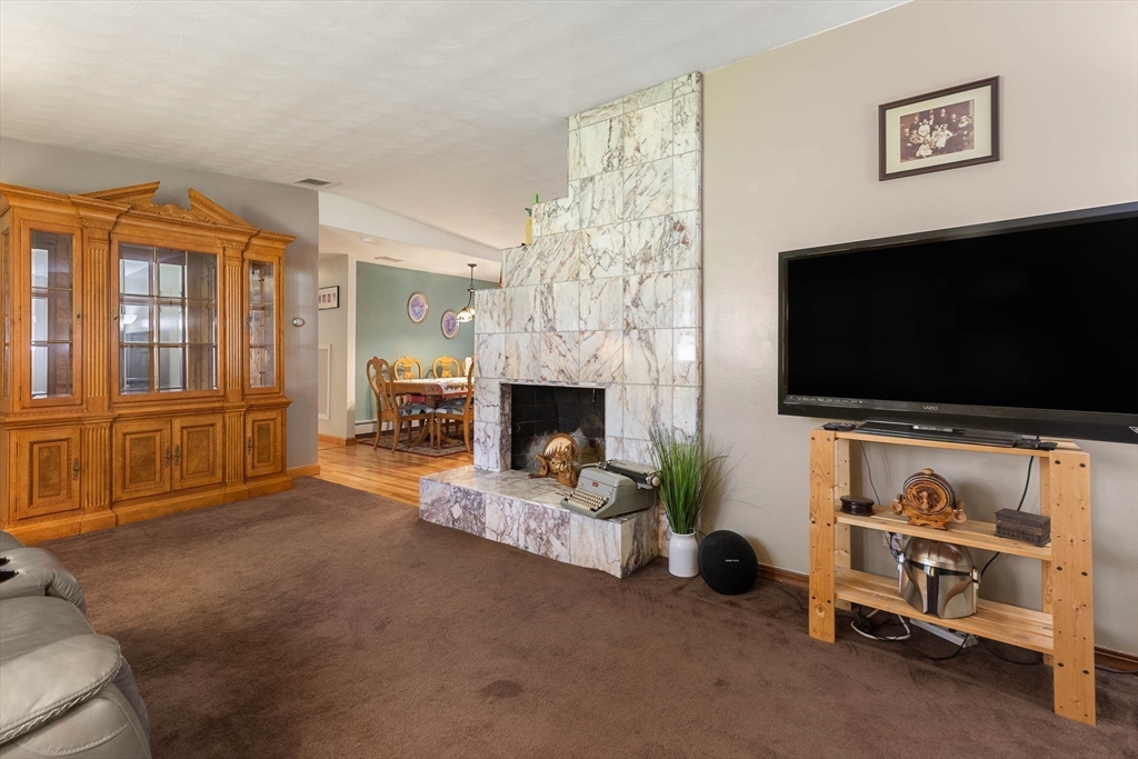 38 Cabot Road Danvers, MA 01923 - Photo 6 of 17 Gallery Image 6