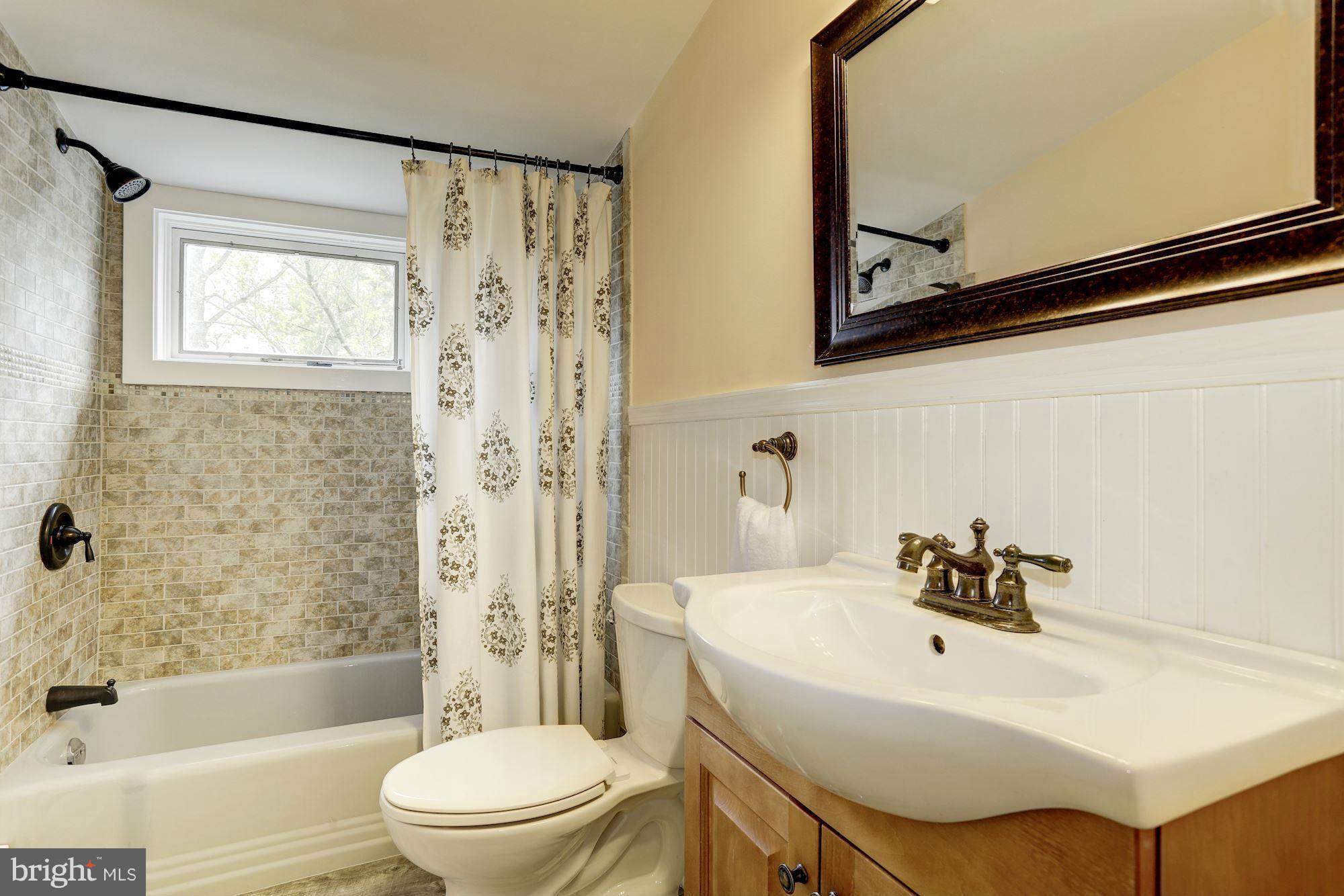 9129 Dunloggin Road Ellicott City, MD 21042 - Photo 21 of 25 Bath