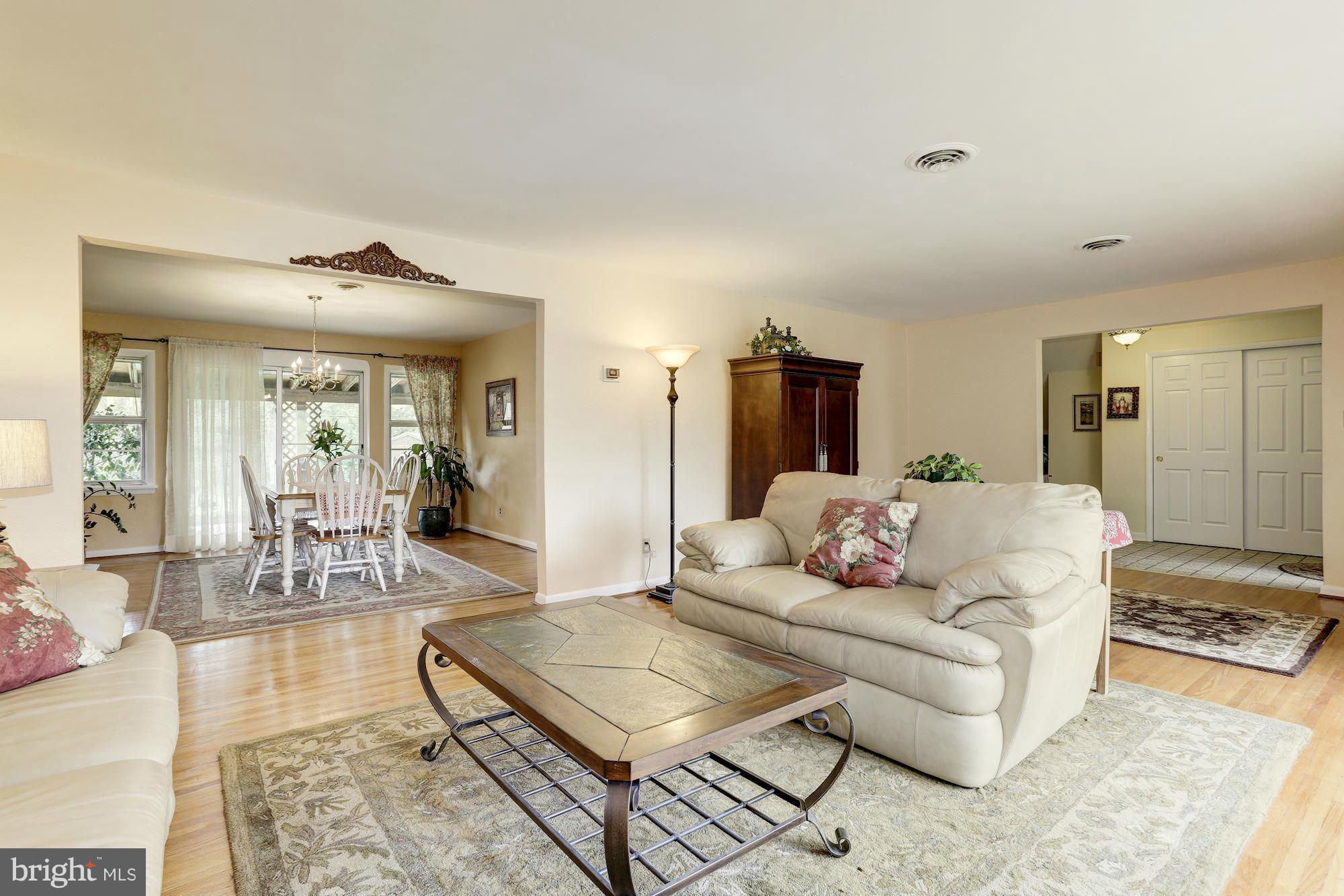 9129 Dunloggin Road Ellicott City, MD 21042 - Photo 4 of 25 Living Room/Dining Room