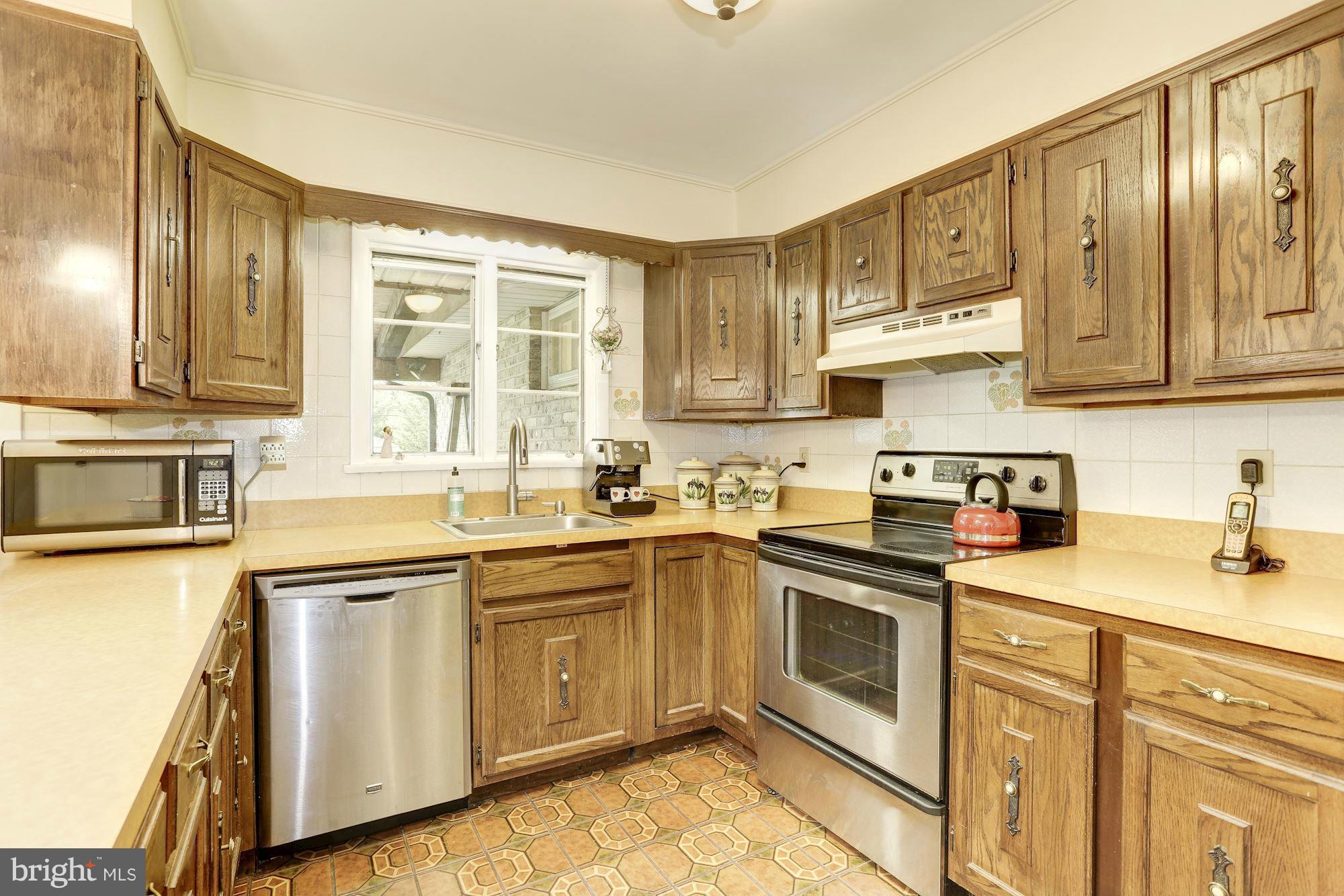 9129 Dunloggin Road Ellicott City, MD 21042 - Photo 8 of 25 Kitchen