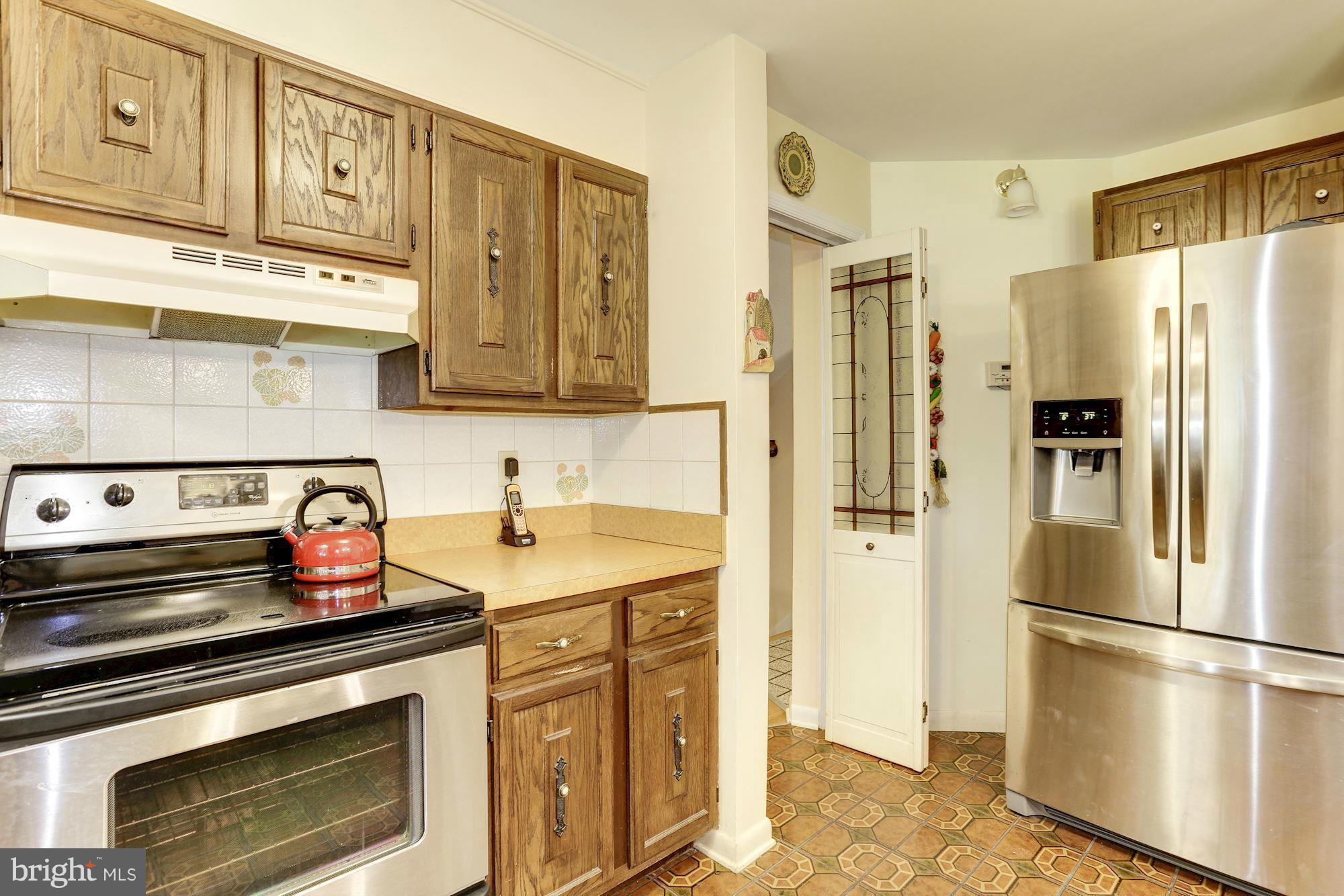 9129 Dunloggin Road Ellicott City, MD 21042 - Photo 9 of 25 Kitchen