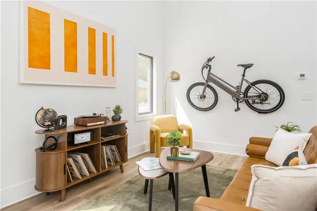 a view of back yard of the house