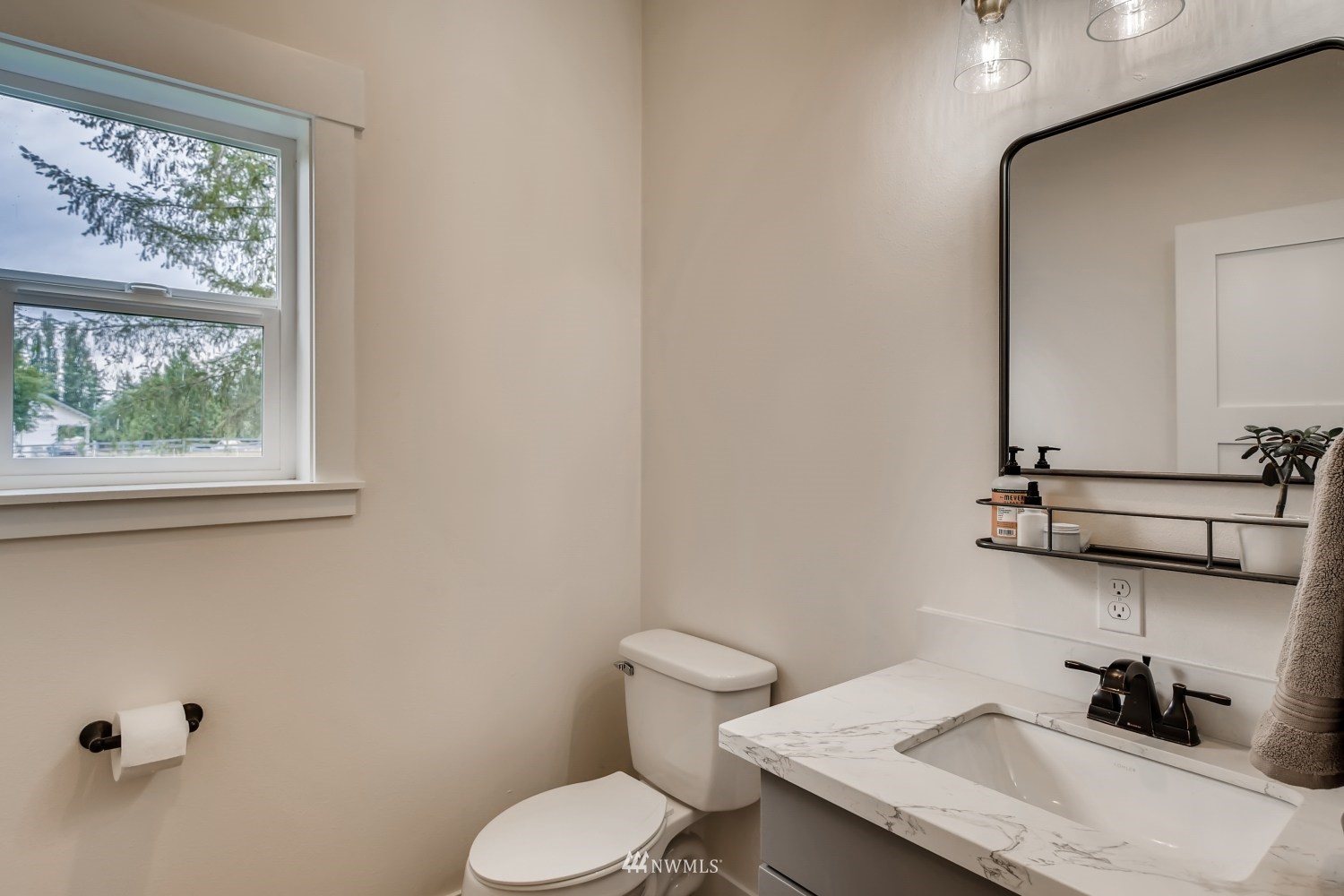 28313 Florence Acres Road Monroe, WA 98272 - Photo 9 of 27 a bathroom with a sink and a toilet