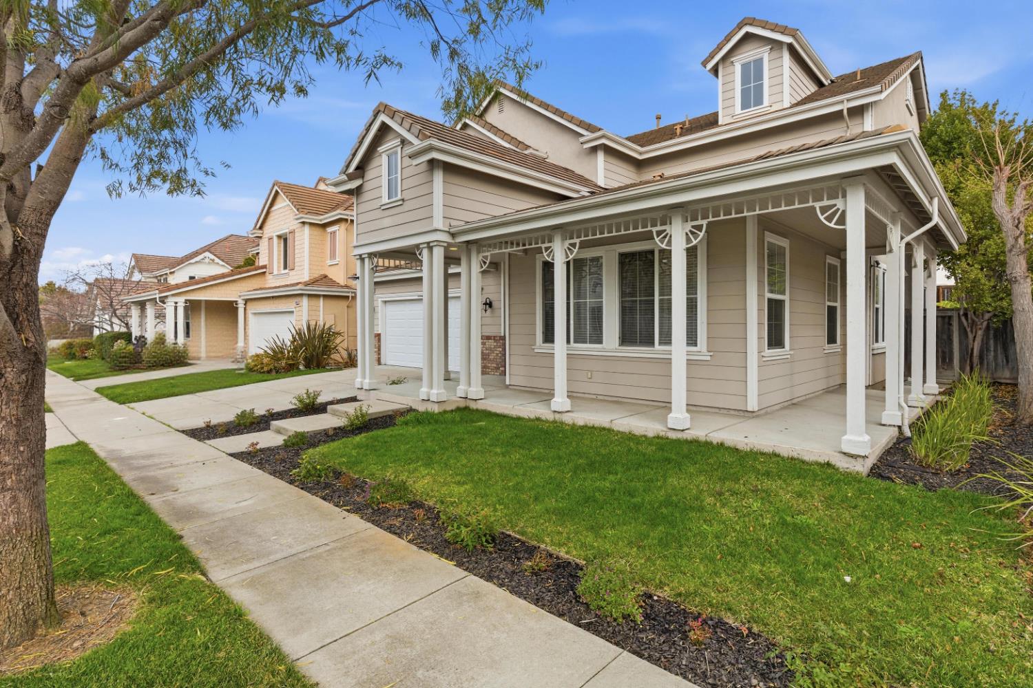 1012 Rock Harbor Point Hercules, CA 94547 - Photo 45 of 53 front view of a house with a yard