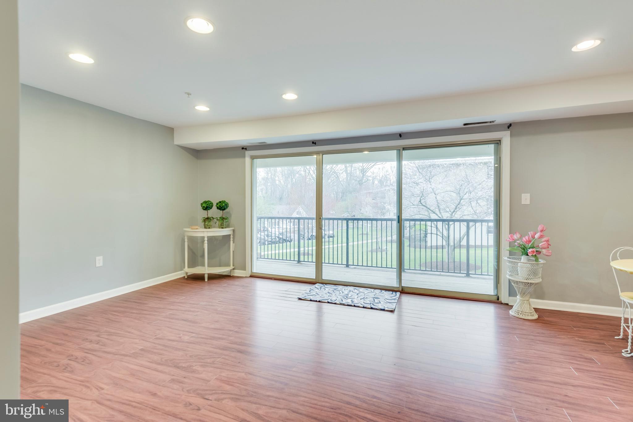 1002 Primrose Road, Unit 203 Annapolis, MD 21403 - Photo 12 of 46 Living/Casual Room