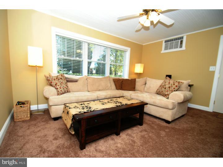160 Franklyn Road Ewing, NJ 08628 - Photo 2 of 10 Living Room