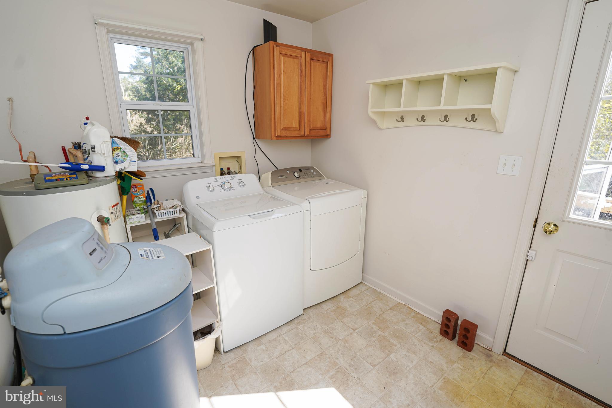 23290 Custom House Road Deal Island, MD 21821 - Photo 14 of 64 a bathroom with a sink toilet and a tub