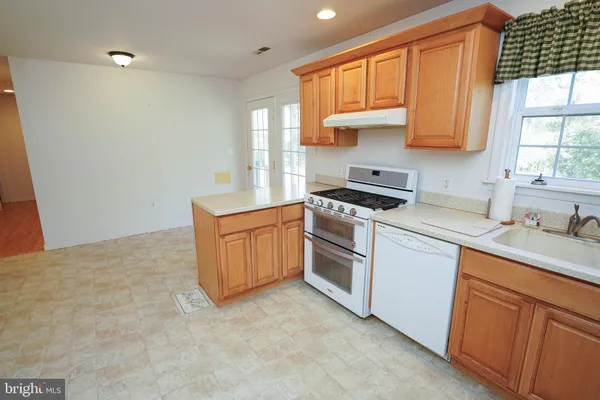 a view of a room with an empty space