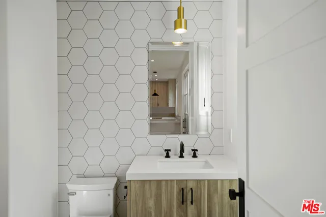 $4,500 | 5328 Agnes Avenue, Unit 1/2, Valley Village, CA 91607