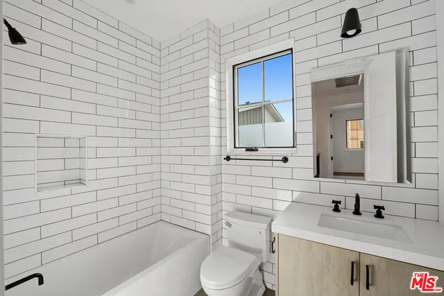 $4,500 | 5328 Agnes Avenue, Unit 1/2, Valley Village, CA 91607