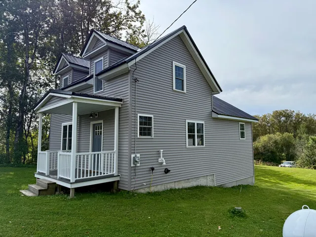 $164,900 | 8 Station Street, Stockholm, ME 04783