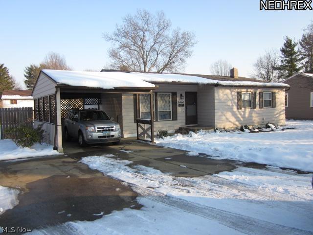 2411 Liberty Road Stow, OH 44224 - Photo 20 of 25 Extra wide concrete drive!