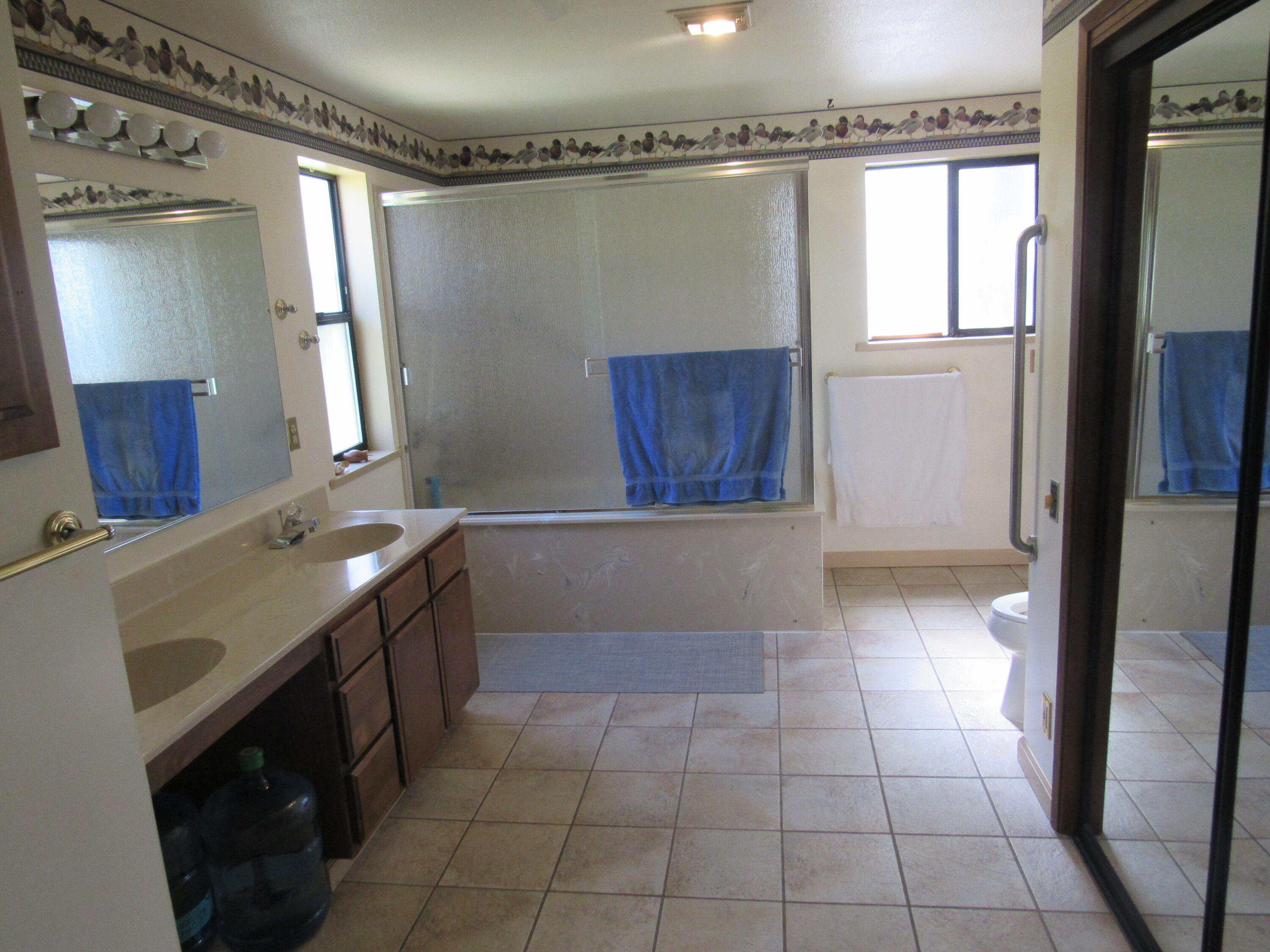 7065 Old Stage Road Central Point, OR 97502 - Photo 9 of 35 master bathroom 1